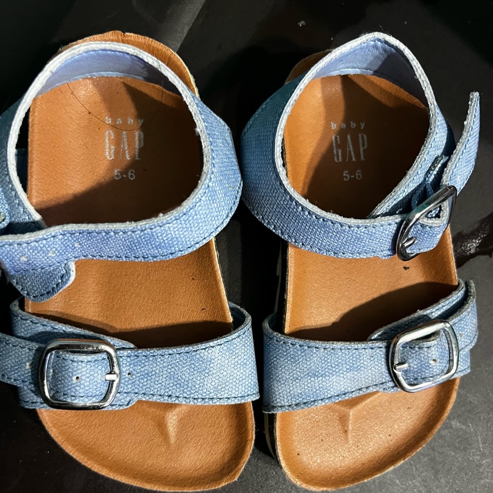 Toddler girl GAP sandals